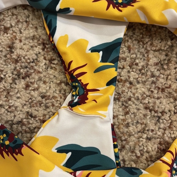 SHEIN Sunflower 🌻 Bikini Set S - Picture 9 of 9